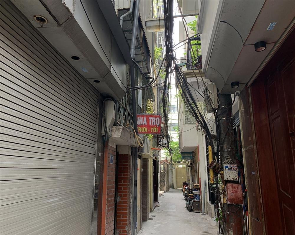 Làm gì có ai muốn ở trong một phòng trọ nhỏ, bí rì rì-1