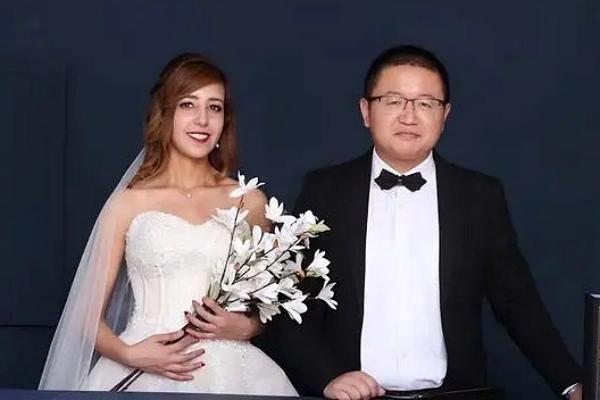 Lấy vợ châu Phi, người đàn ông trở thành đại gia, sở hữu 7.300 mẫu đất-3