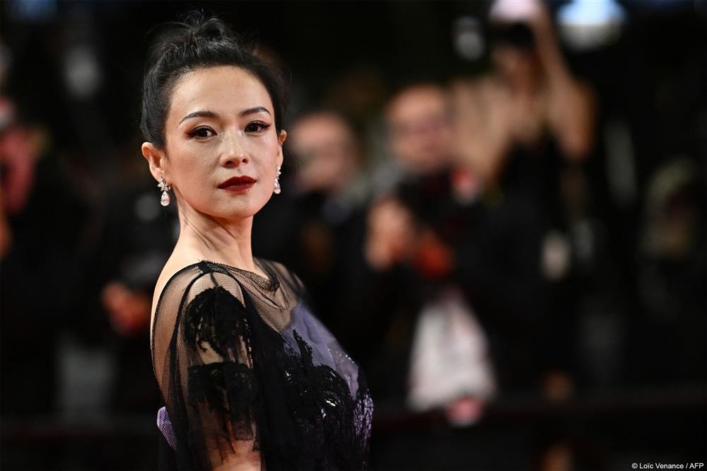 Cannes ngày 11: Vợ chồng Á hậu Phương Nga - Bình An cùng dàn mỹ nhân diện váy xẻ sâu-3