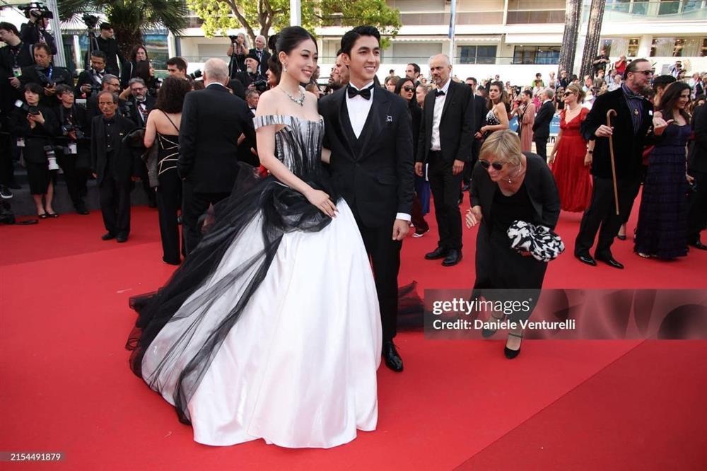 Cannes ngày 11: Vợ chồng Á hậu Phương Nga - Bình An cùng dàn mỹ nhân diện váy xẻ sâu-8