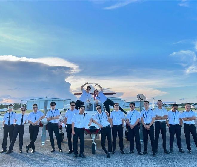 Xuất hiện thêm cực phẩm phi công: Sinh năm 2000, sáng đi huấn luyện bay chiều về làm mẫu ảnh với visual siêu bảnh-7