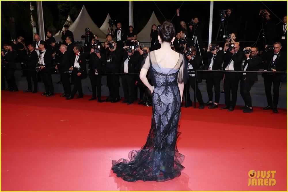 Chương Tử Di gây xôn xao trên thảm đỏ Cannes sau 5 năm vắng bóng-1