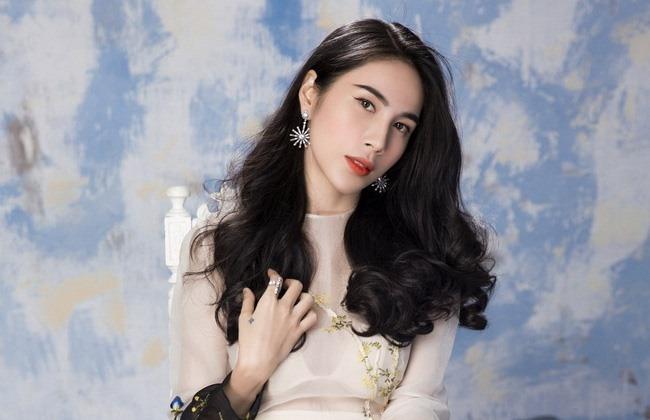 Thủy Tiên đeo nhẫn kim cương, lộ diện giữa ồn ào đối chất với Khánh Thi vụ ca sĩ Vbiz nợ 80 triệu-4