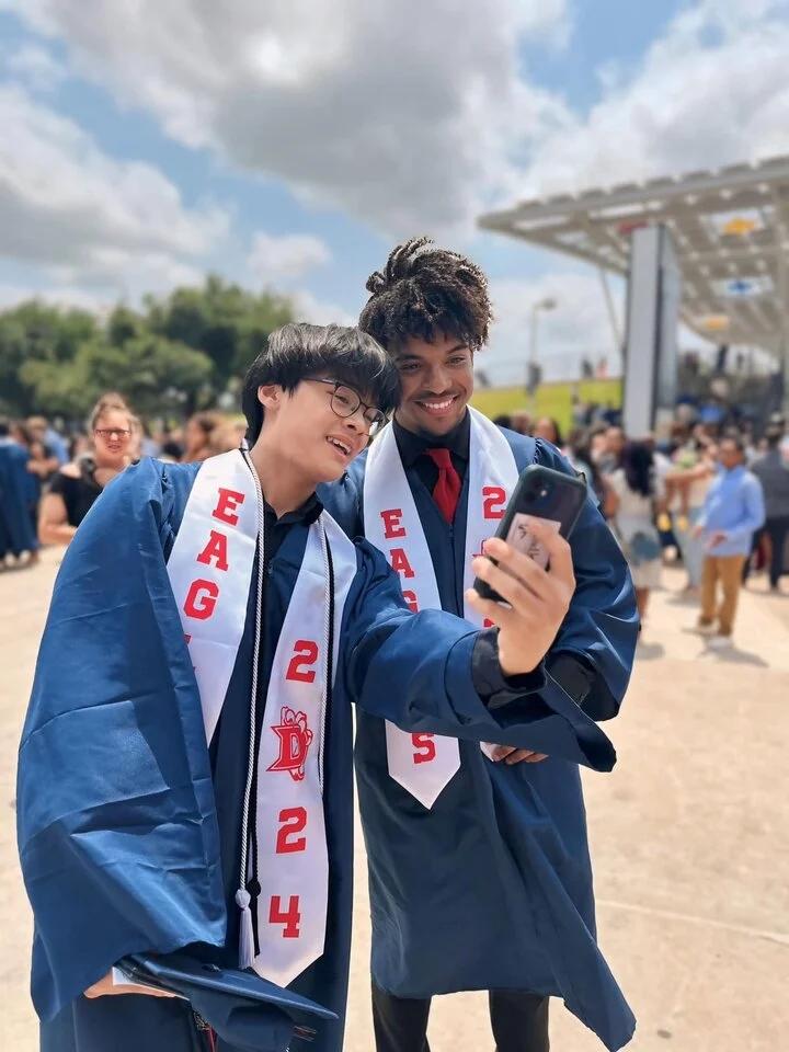 Lam Trường xúc động khi con trai đầu tốt nghiệp trung học tại Mỹ-2