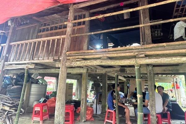 Vợ chưa lành vết mổ đã vội xuất viện về chịu tang chồng gặp nạn trong đám cháy-2