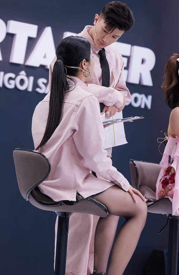 Mỹ nhân Việt nơm nớp sợ sự cố vì váy ngắn-2