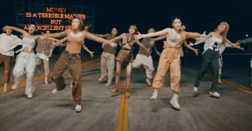 Lisa (BLACKPINK) vừa có màn trình diễn đạt 1 tỷ view chỉ trong 972 ngày-1