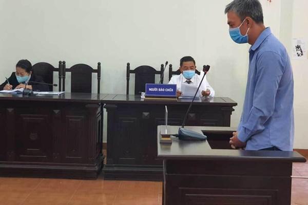 Sắp xét xử vụ bé gái bị người tình của mẹ bạo hành 4 năm trước-1