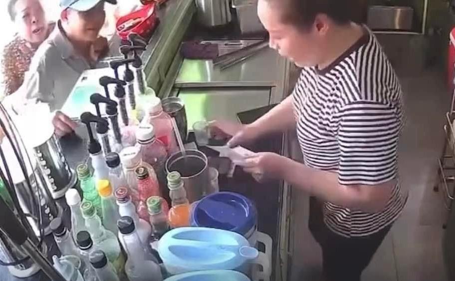 Đang bán trà sữa bất ngờ trúng độc đắc 6 tỷ, chủ quán hét lớn hết khổ rồi-1