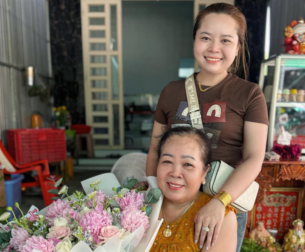 Đang bán trà sữa bất ngờ trúng độc đắc 6 tỷ, chủ quán hét lớn hết khổ rồi-4