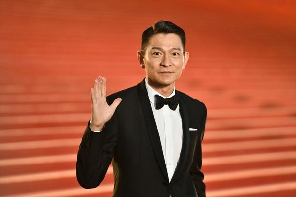 Những nam nghệ sĩ giàu nhất màn ảnh Hồng Kông (Trung Quốc)-3