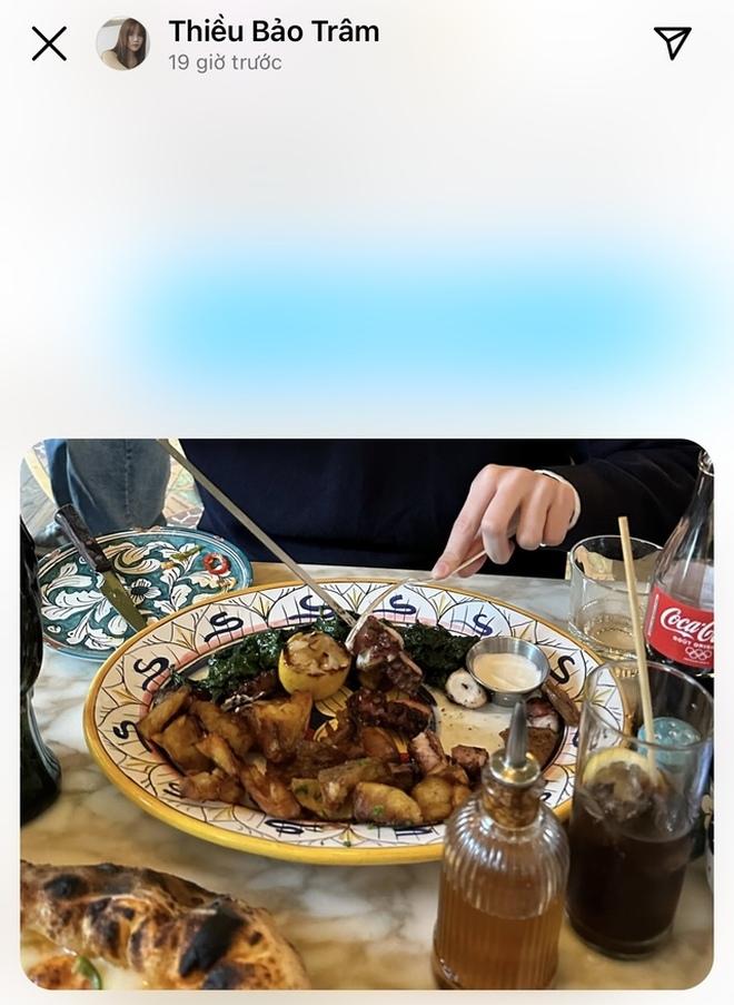 Team qua đường tóm dính Thiều Bảo Trâm và bạn trai tình tứ ở trung tâm thương mại-7