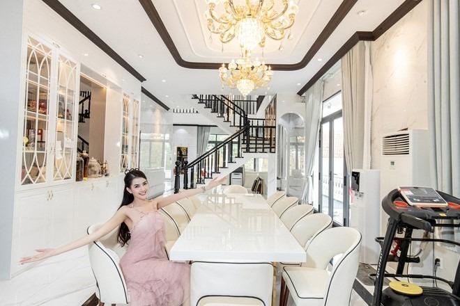 Hoa hậu Việt tặng ba mẹ biệt thự sang trọng, hoành tráng cả 1.000m2-4