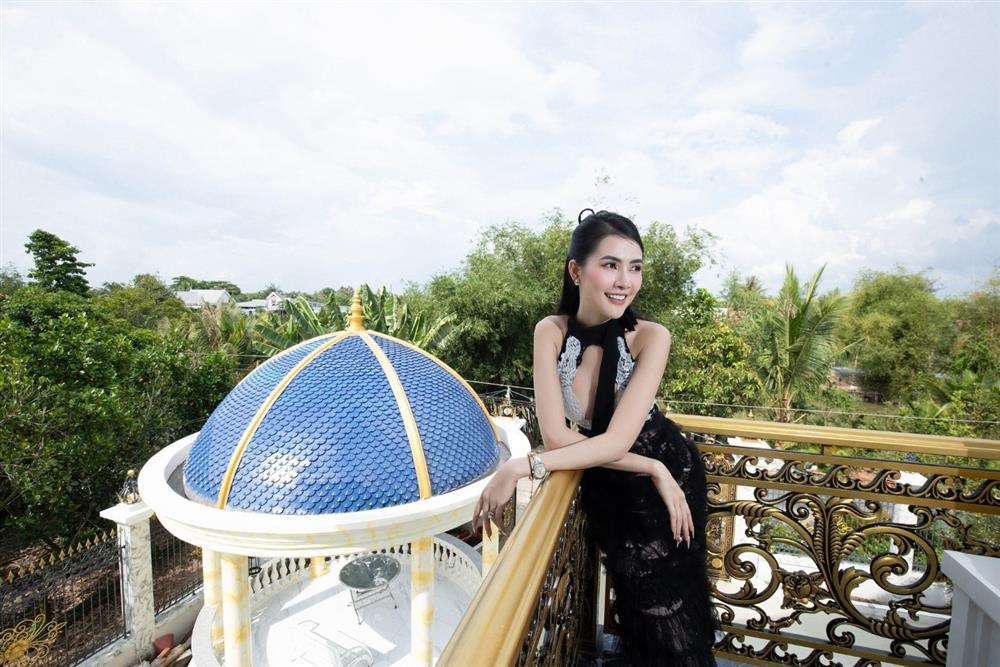 Hoa hậu Việt tặng ba mẹ biệt thự sang trọng, hoành tráng cả 1.000m2-9