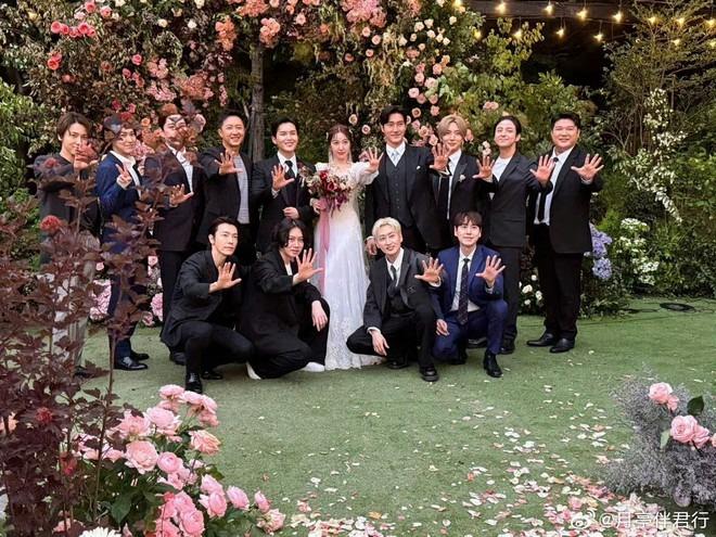 Ngày đại hỷ có 4 hôn lễ Kbiz: Super Junior tái hợp đầy đủ chúc mừng Ryeowook, đám cưới em trai Dara hóa concert YG-7
