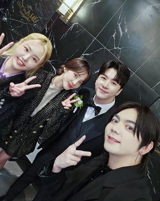 Ngày đại hỷ có 4 hôn lễ Kbiz: Super Junior tái hợp đầy đủ chúc mừng Ryeowook, đám cưới em trai Dara hóa concert YG-10