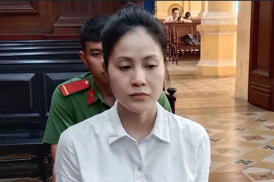 Sắp xét xử vụ bé gái bị người tình của mẹ bạo hành 4 năm trước-2