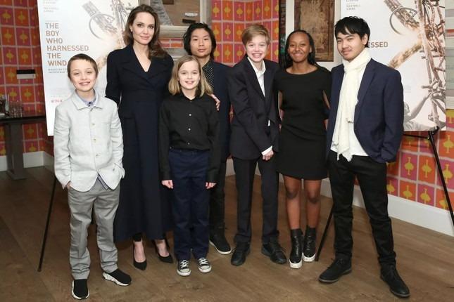 Thêm người con ruột bỏ họ Brad Pitt-3