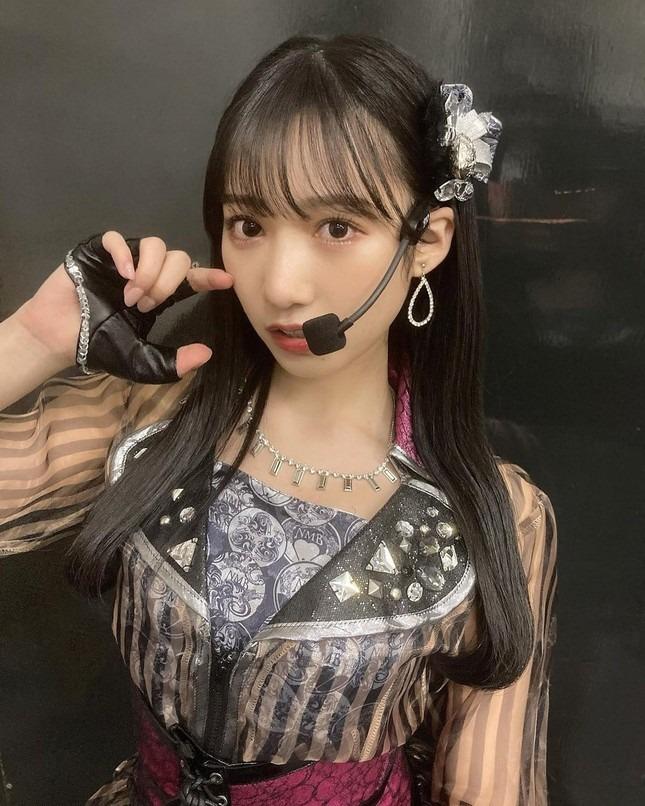 Nữ ca sĩ bị bắt gặp rời khách sạn với hai sao nam giờ ra sao?-1