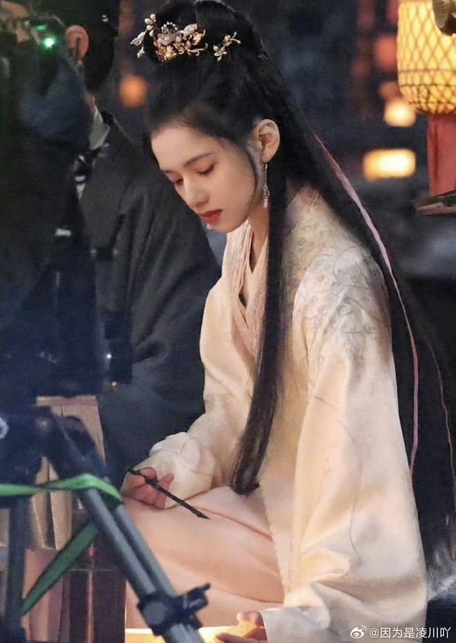 Cặp đôi cổ trang lộ ảnh chất lượng thấp nhưng visual chất lượng cao, nhan sắc cực phẩm trời sinh một cặp-4