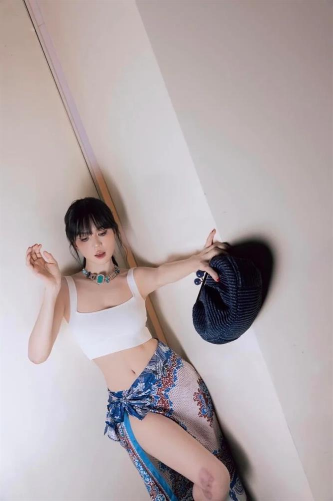 ngoc-trinh-.jpg
