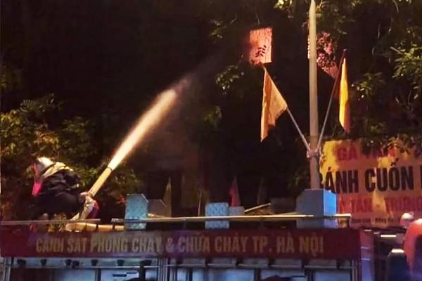 Xe tải chở 3 người lao xuống vực sâu 50m-3