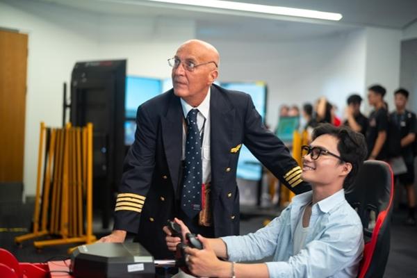 Lý do hành khách nên thắt dây an toàn trong suốt chuyến bay-1