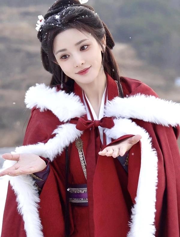 Nàng thơ Đông Cung tái xuất khiến dân tình u mê lạc lối, đẹp hoàn hảo như từ truyện bước ra-1