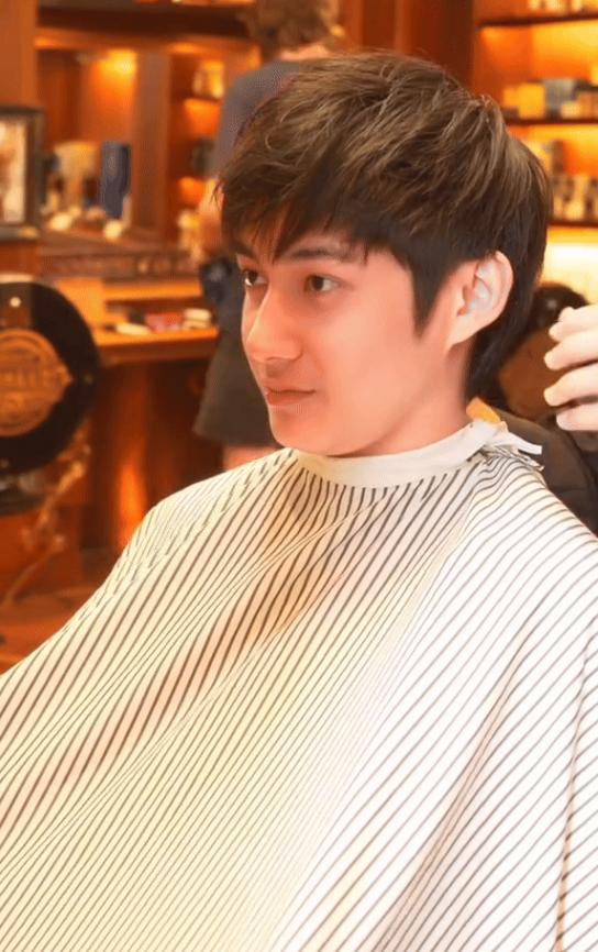 Lộ clip hiếm của bạn trai Thiều Bảo Trâm, sốc visual vì chiếc nhan sắc cực phẩm-4