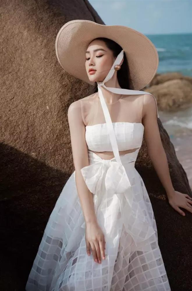 Hiếm hoi diện bikini, người tình màn ảnh mới của Việt Anh diện thế nào khi đi biển?-3