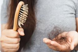 Bác sĩ chỉ ra 4 yếu tố gây rụng tóc ở phụ nữ mà không phải ai cũng biết