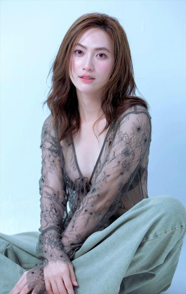 Cặp sao Việt tiếp tục bị tóm hint hẹn hò, nghi chuẩn bị công khai tới nơi-16