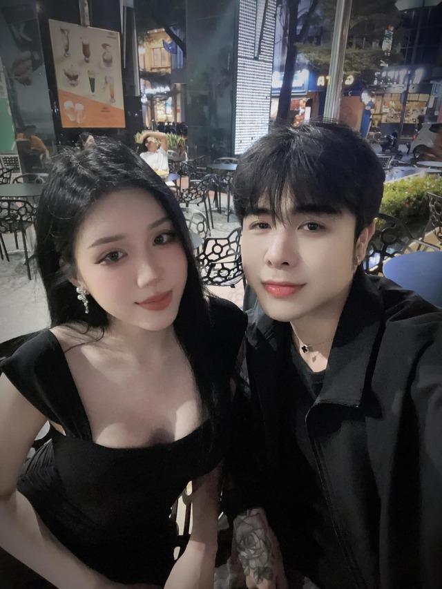 Đi chơi cùng ông hoàng drama, nữ streamer phú bà hút mọi ánh nhìn-1