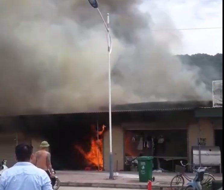 Cháy quán cơm ở Hải Dương, thiếu niên 15 tuổi tử vong-1