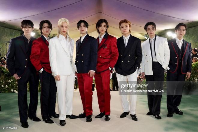 Minh tinh Han Ye Seul và ông xã kém 10 tuổi bị xua đuổi trong tuần trăng mật tại Ý-7