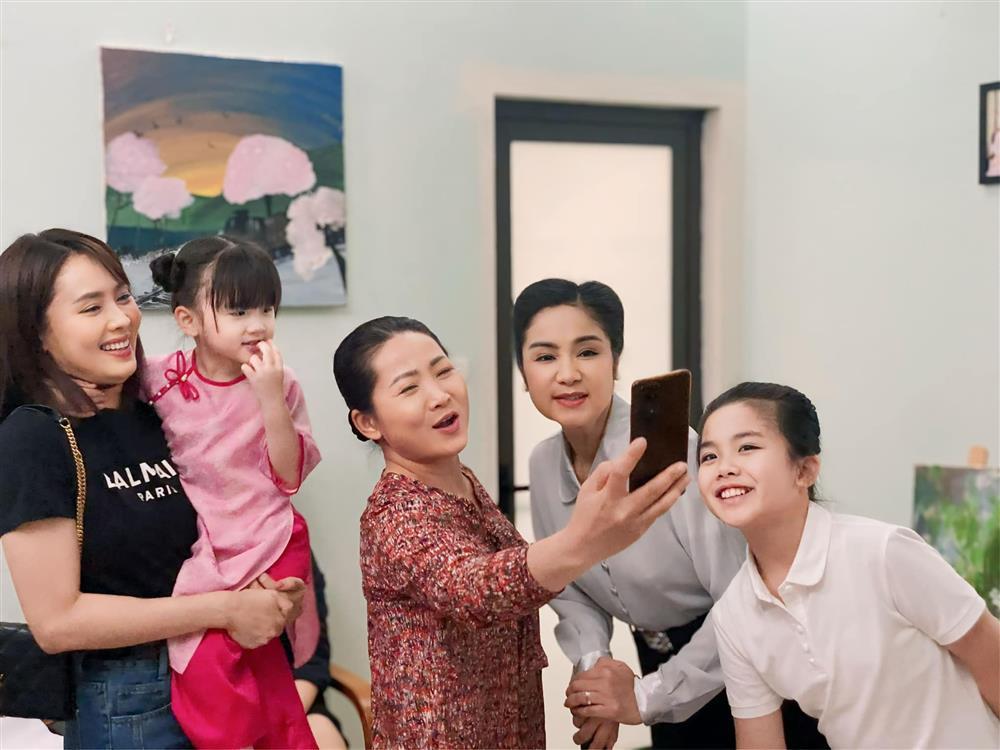 NSND Thu Hà hé lộ hậu trường thú vị phía sau vai diễn bị ném đá-3