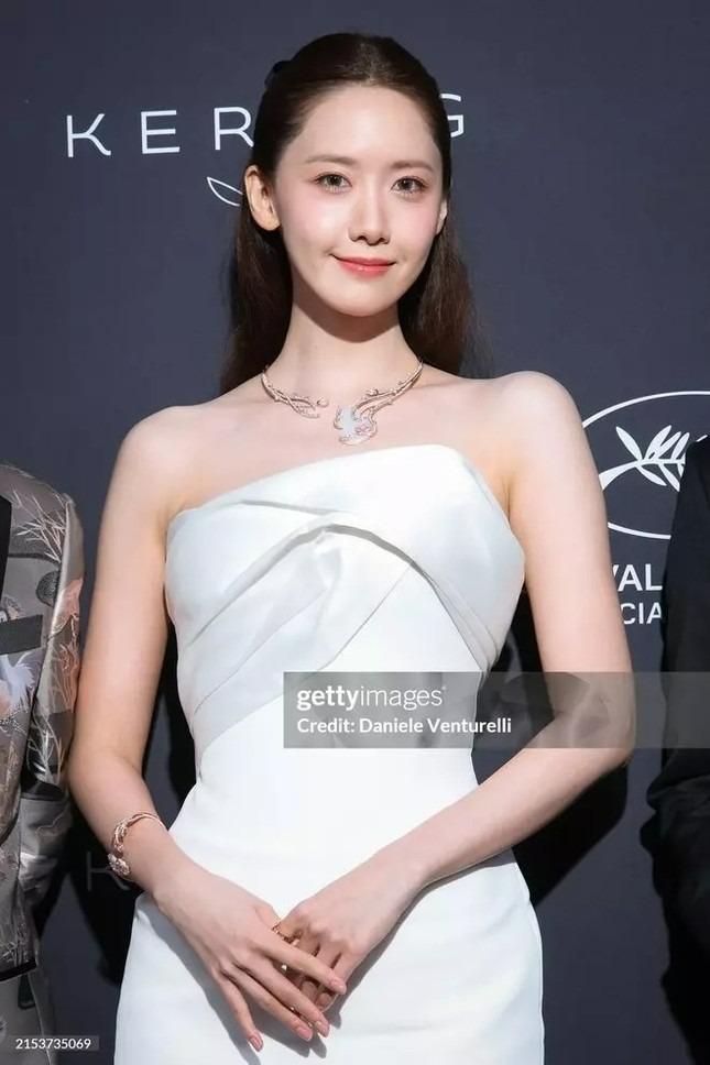 Người Hàn Quốc giận dữ vì YoonA (SNSD) bị đối xử như con ghẻ tại Cannes-2