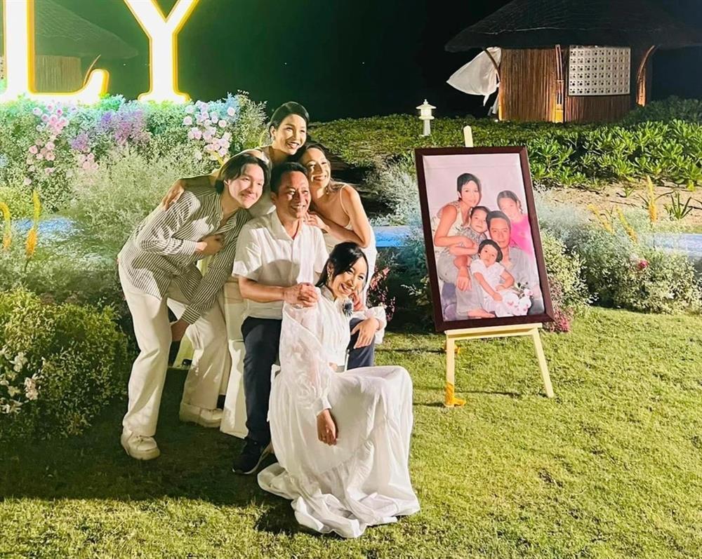 Sao Việt làm vợ 2 sung sướng như bà hoàng, được chồng chi tiền tặng quà khủng, đi du lịch sang chảnh khắp nơi-11