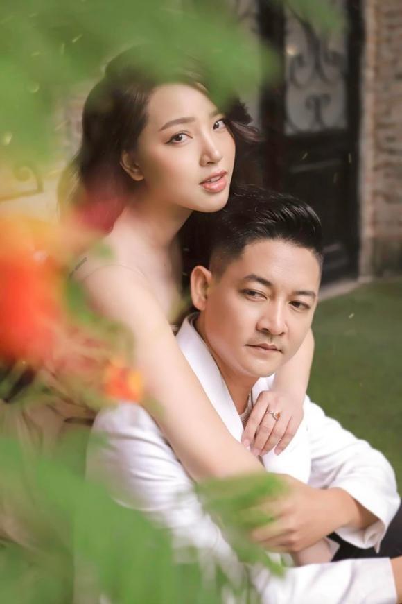 Sao Việt làm vợ 2 sung sướng như bà hoàng, được chồng chi tiền tặng quà khủng, đi du lịch sang chảnh khắp nơi-13