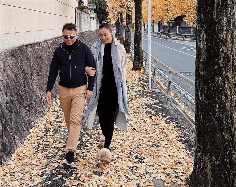 Sao Việt làm vợ 2 sung sướng như bà hoàng, được chồng chi tiền tặng quà khủng, đi du lịch sang chảnh khắp nơi-7