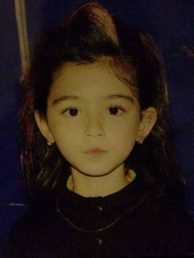 Bí mật đằng sau vẻ đẹp như tiên tử của cô gái thuộc tộc người đẹp nhất Trung Quốc-2