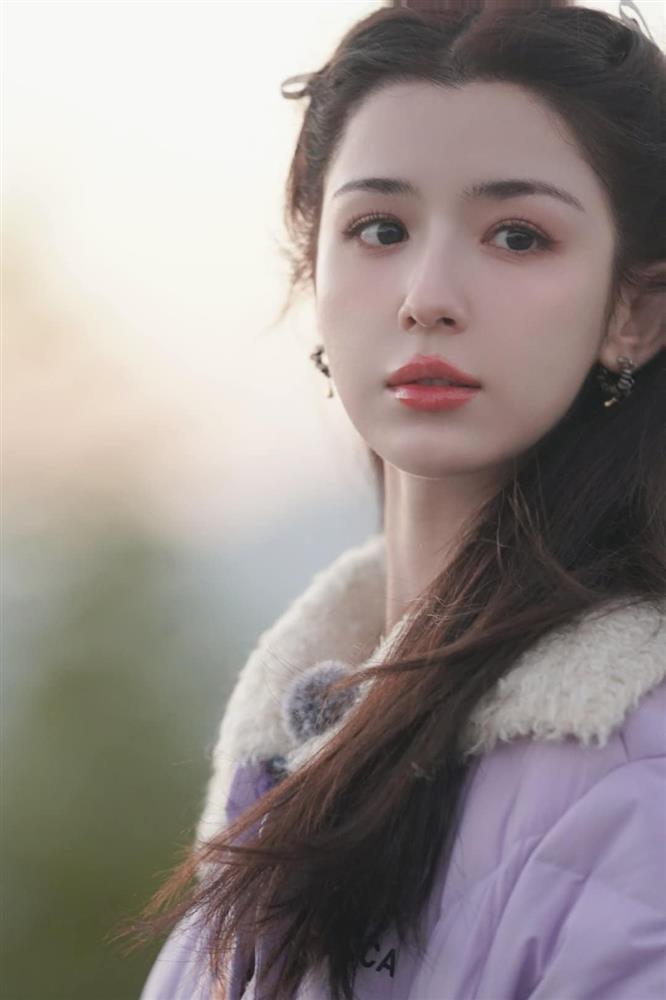 Bí mật đằng sau vẻ đẹp như tiên tử của cô gái thuộc tộc người đẹp nhất Trung Quốc-3