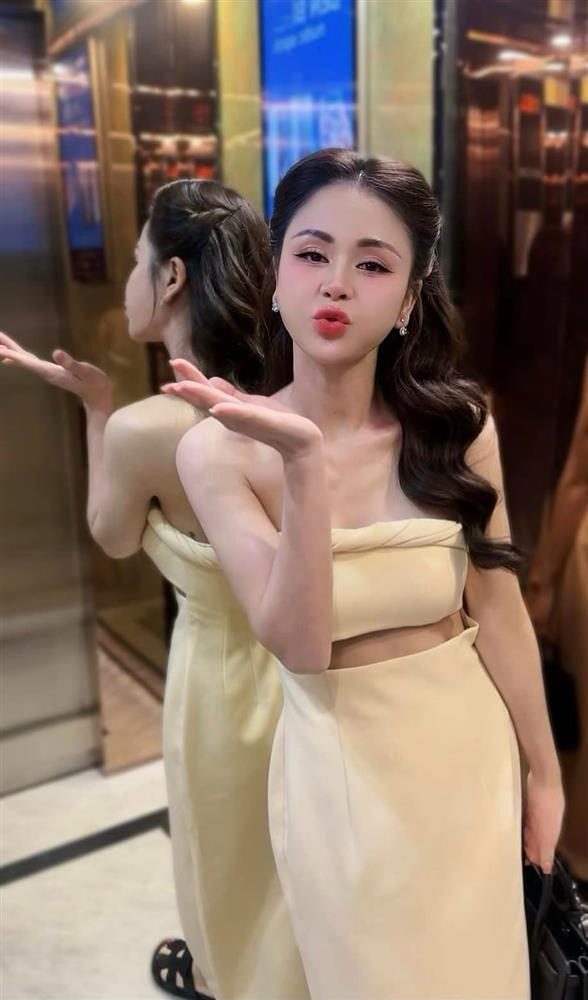 Tình địch của Hồng Diễm hiếm hoi khoe ảnh bikini-6