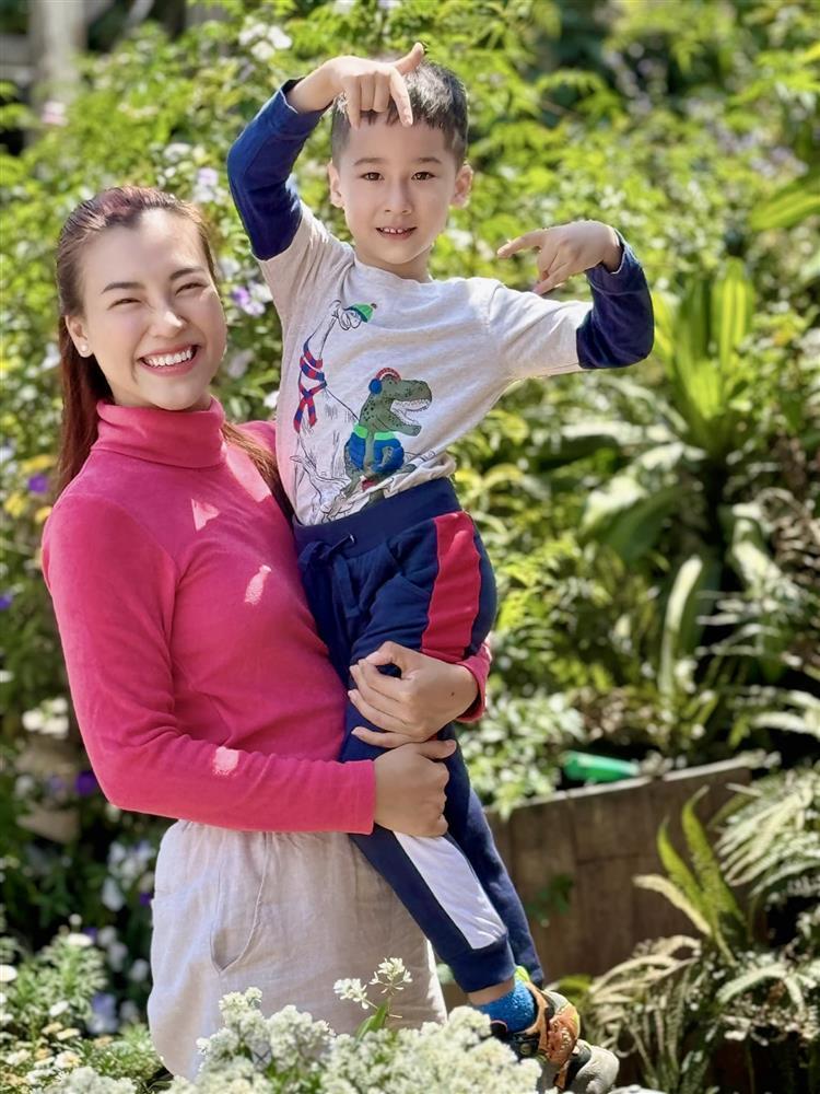 Sao Vbiz ly hôn sau 2 năm sang nước ngoài đoàn tụ với chồng, cuộc sống mẹ đơn thân hiện tại ra sao?-9