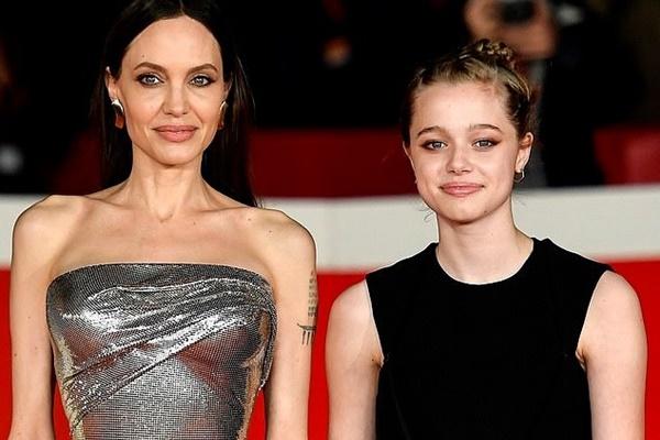 Con gái xuất hiện cùng Angelina Jolie sau khi bỏ họ Brad Pitt-2
