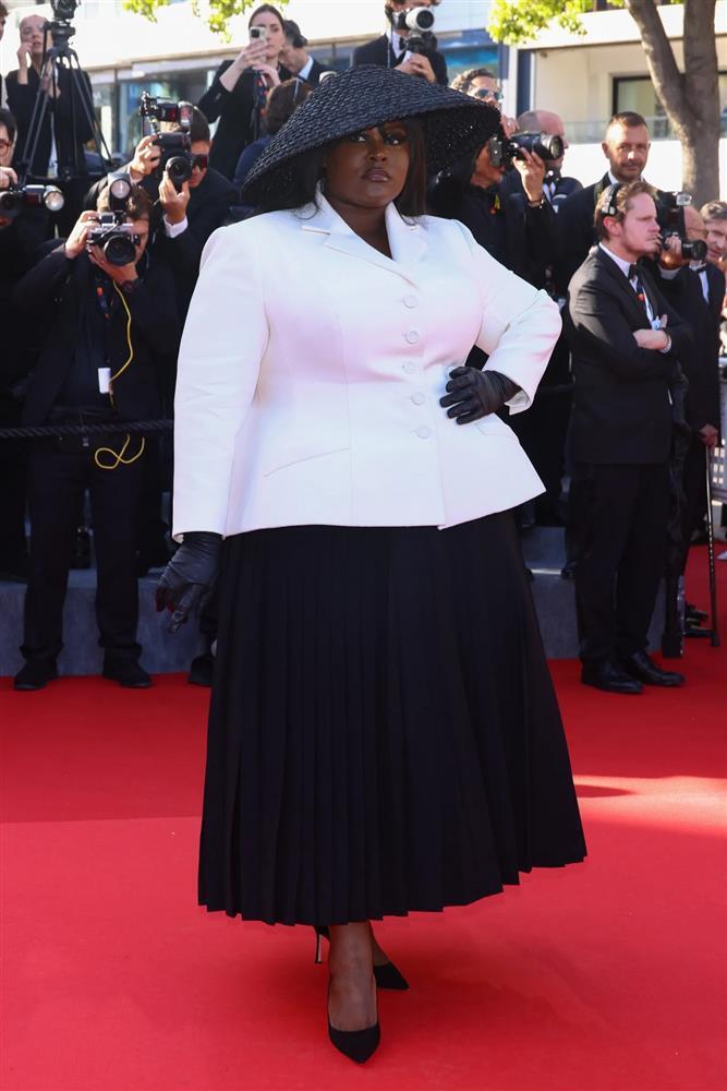 Những xu hướng thời trang được xướng tên trên thảm đỏ Cannes 2024-6