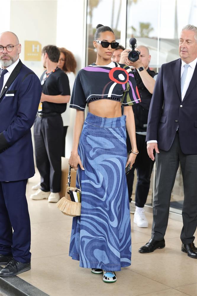 Những xu hướng thời trang được xướng tên trên thảm đỏ Cannes 2024-10