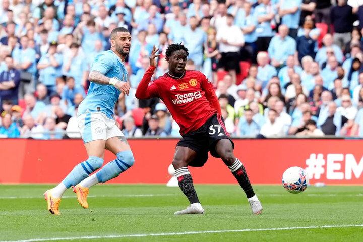 Bi kịch của tài năng trẻ bóng đá Anh phải cắt chân ở tuổi 15 vì ung thư-3