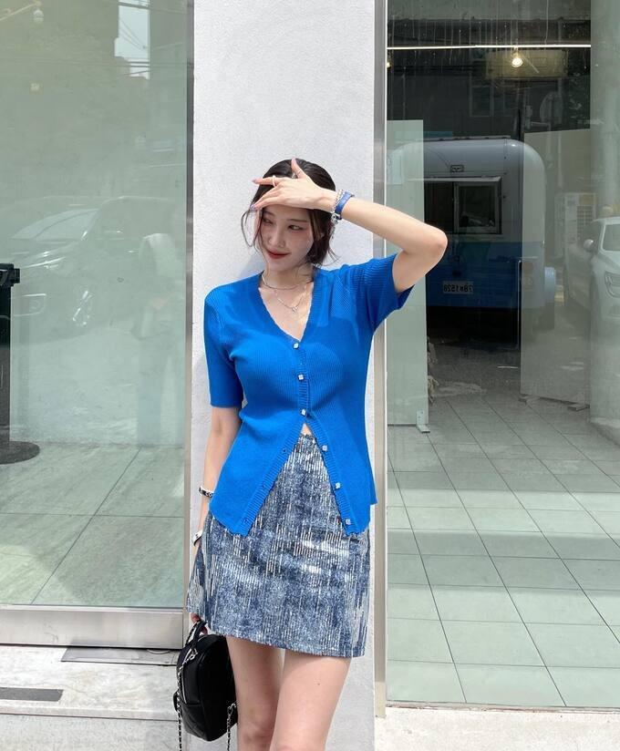 10 set váy sành điệu, cực slay dành cho nàng tóc ngắn-8