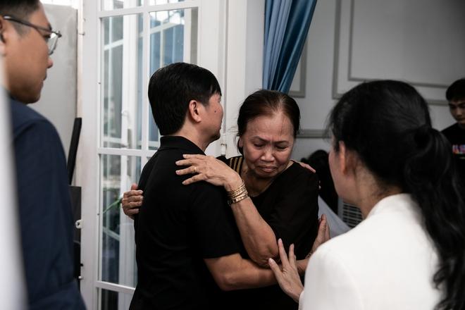 Thúy Nga: Tôi buồn và thương khi mẹ Đức Tiến không kịp sang Mỹ, mẹ không được nhìn con cũng bức xúc lắm-2